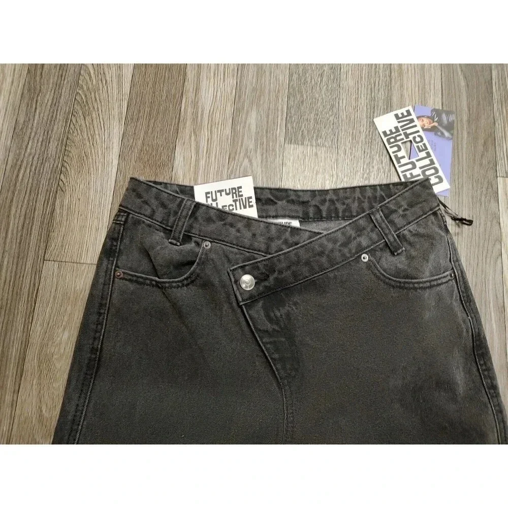 Future Collective Kahlana Brown Size 0 Jeans Black Overlap Waist Tapered Leg NWT - Picture 6 of 12